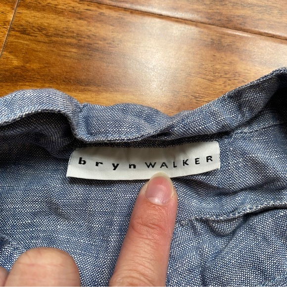 Bryn Walker Blue Chambray 100% Linen Sleeveless Button Tunic Blouse Size Medium - Picture 11 of 15